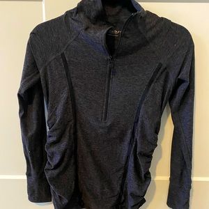 Beyond Yoga Beyond the Bump quarter zip maternity pullover XS
